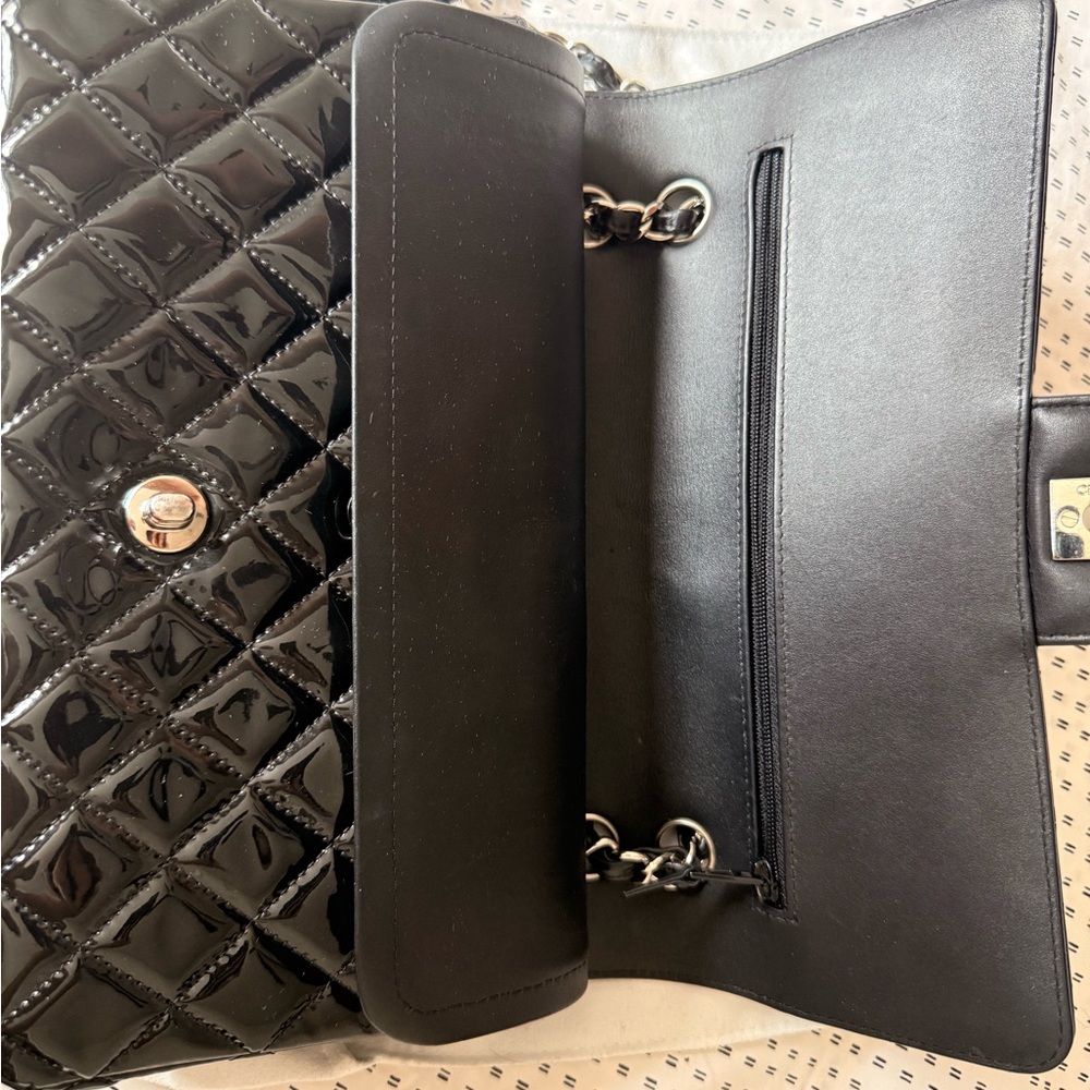 Chanel Classic Flap Bag - Picture 7 of 11
